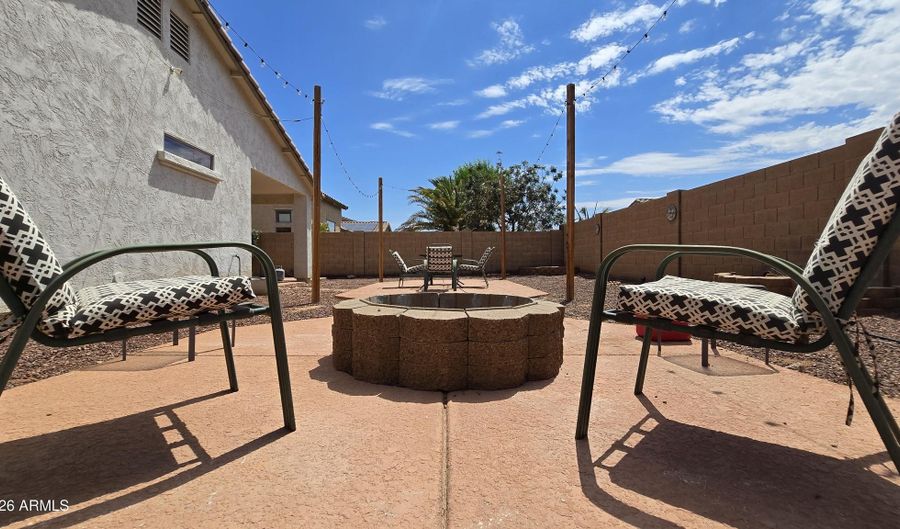 25673 W NORTHERN LIGHTS Way, Buckeye, AZ 85326 - 4 Beds, 2 Bath