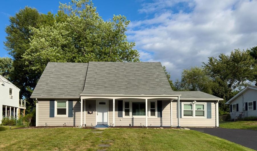 2907 BRIERDALE Ln, Bowie, MD 20715 - 4 Beds, 2 Bath