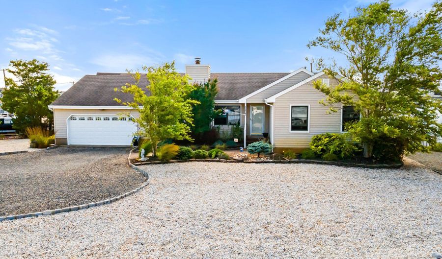 466 E Bay Ave, Barnegat, NJ 08005 - 3 Beds, 3 Bath