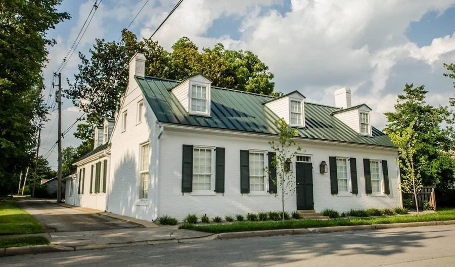 110 E Brashear Ave, Bardstown, KY 40004 - 3 Beds, 3 Bath