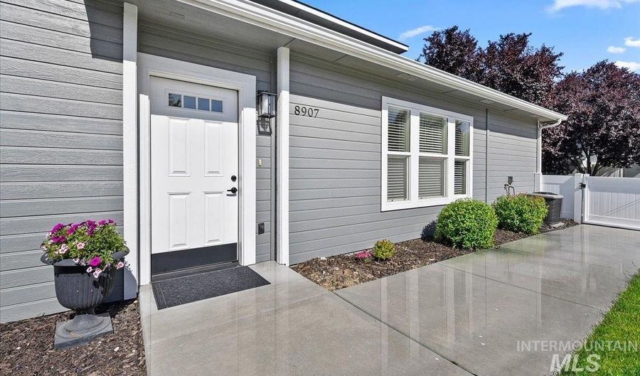 8907 W Candleston Ln, Boise, ID 83709 - 2 Beds, 2 Bath