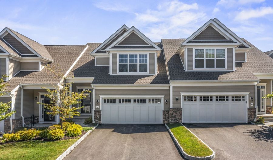 63 Great Hill Dr 63, Bethel, CT 06801 - 3 Beds, 3 Bath