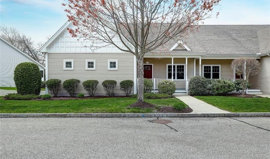 500 Mendon Rd 423, Cumberland, RI 02864 - 2 Beds, 3 Bath