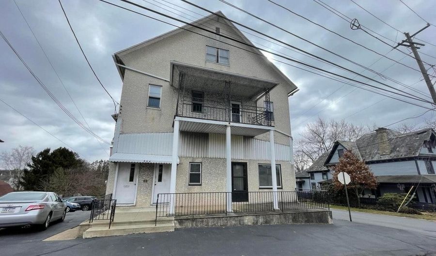 864 S Main St 2, Old Forge, PA 18518 - 1 Beds, 1 Bath