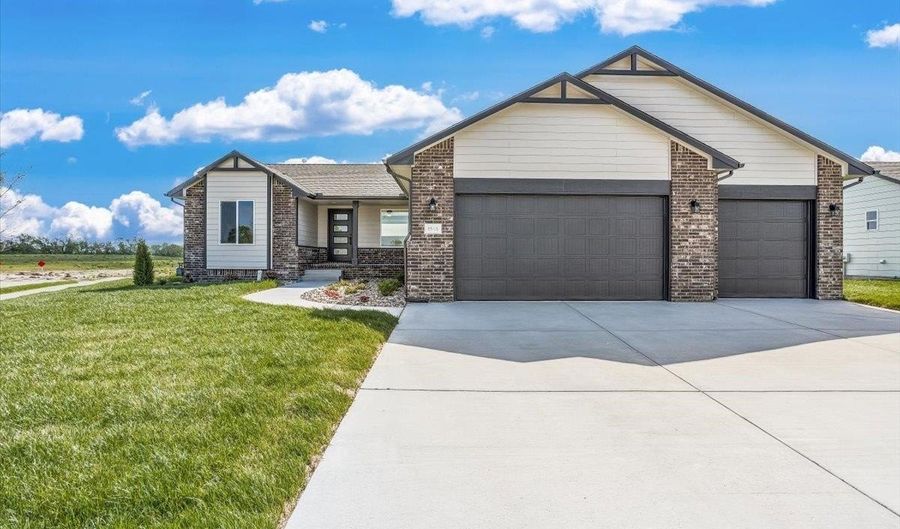 1548 N Quince Ct, Andover, KS 67002 - 3 Beds, 2 Bath