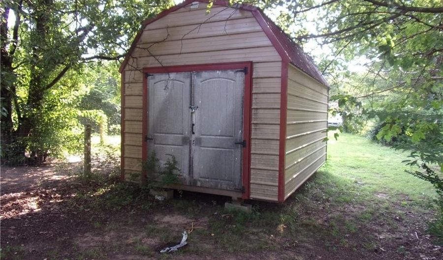 1420 Elm St, Altus, AR 72821 - 3 Beds, 2 Bath