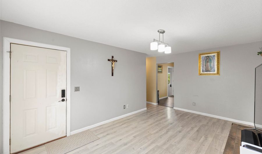 2511 SE 18th Ct, Des Moines, IA 50320 - 3 Beds, 2 Bath
