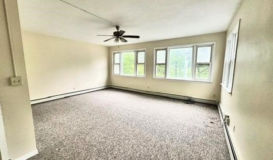 956 KENNEDY Blvd 2, Bayonne, NJ 07002 - 3 Beds, 1 Bath