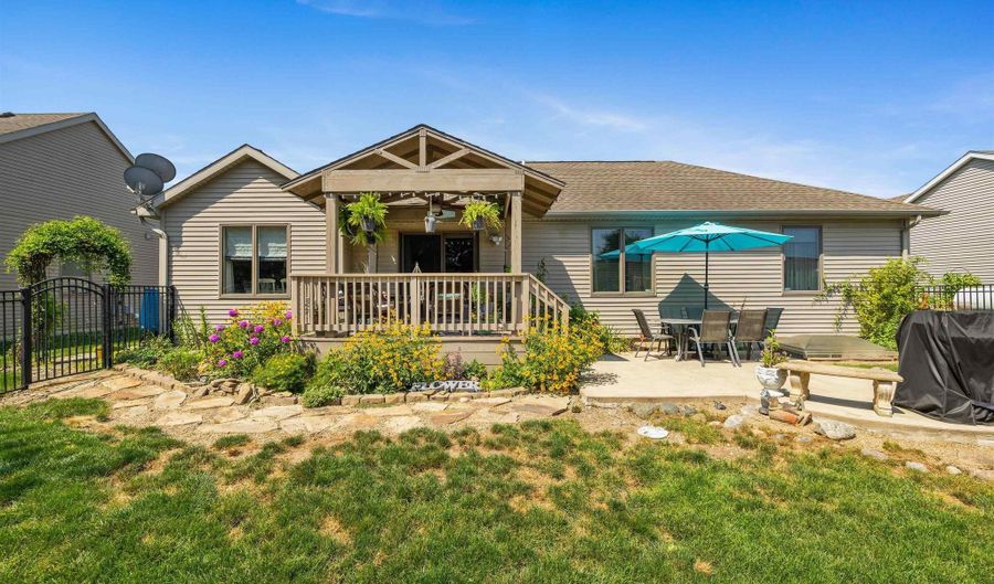 1306 Lori Lea St, Auburn, IN 46706 - 3 Beds, 3 Bath