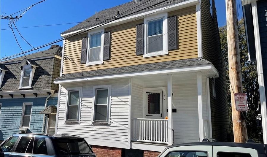 29 Anthony St, Newport, RI 02840 - 3 Beds, 2 Bath