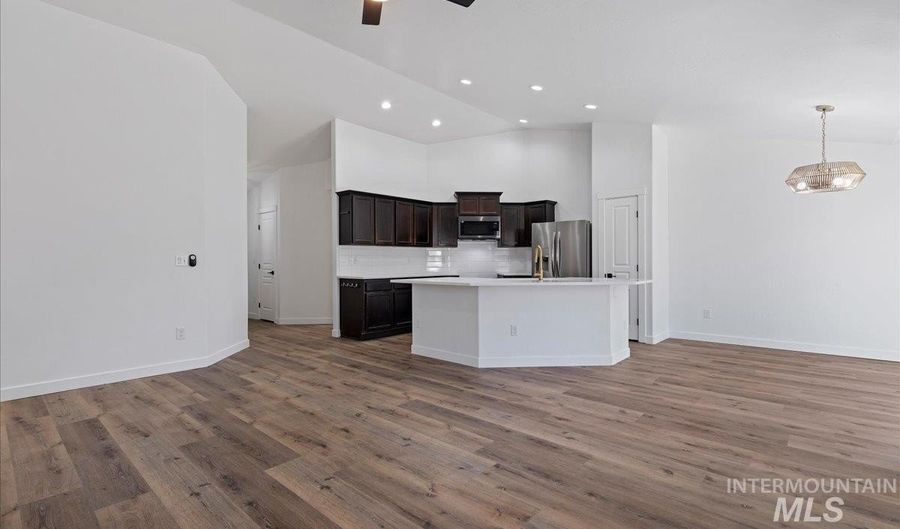 19359 Warbler Way, Caldwell, ID 83605 - 4 Beds, 2 Bath