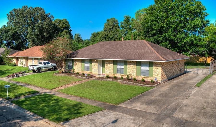 4738 Woodlyn Dr, Baton Rouge, LA 70810 - 3 Beds, 2 Bath