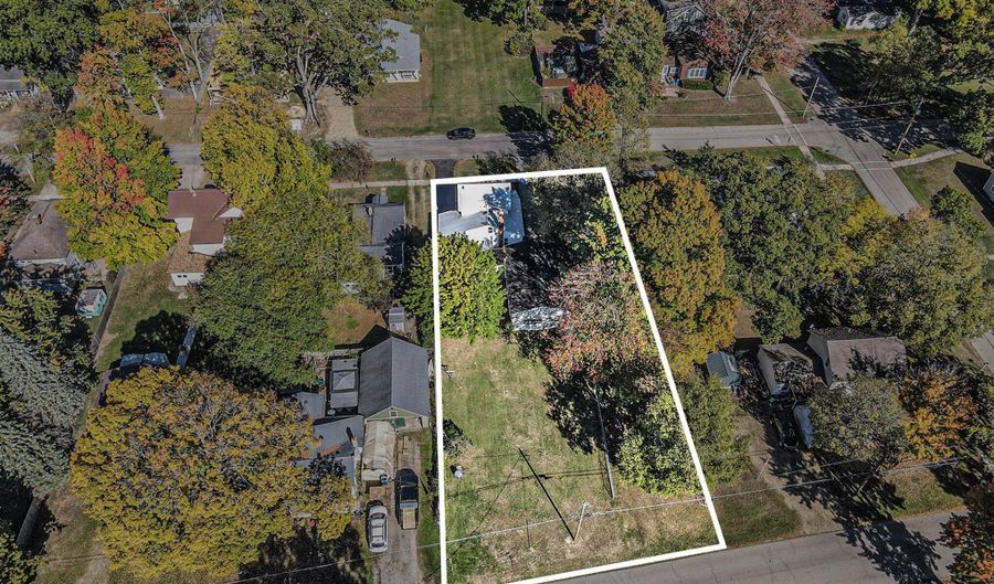 215 James St, Allegan, MI 49010 - 3 Beds, 1 Bath