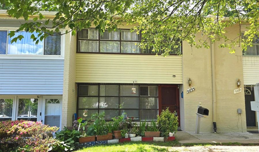 5035 AMERICANA Dr, Annandale, VA 22003 - 4 Beds, 3 Bath