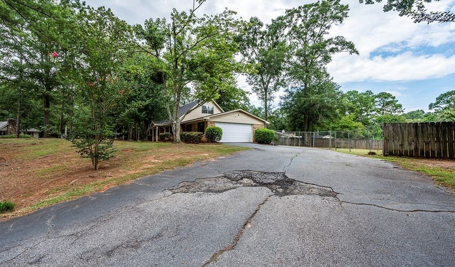 164 Canuga Dr, Albany, GA 31707 - 4 Beds, 3 Bath