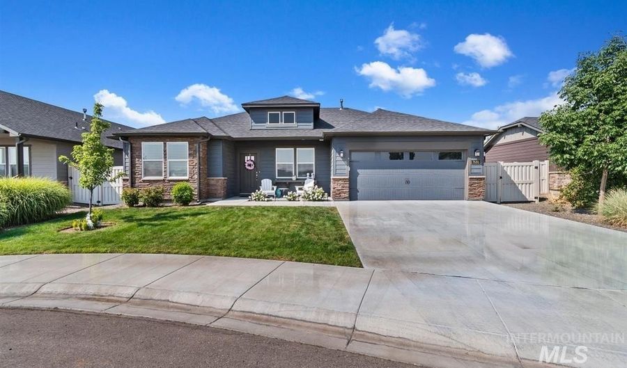 7680 W Blackberry Ct, Boise, ID 83709 - 4 Beds, 2 Bath