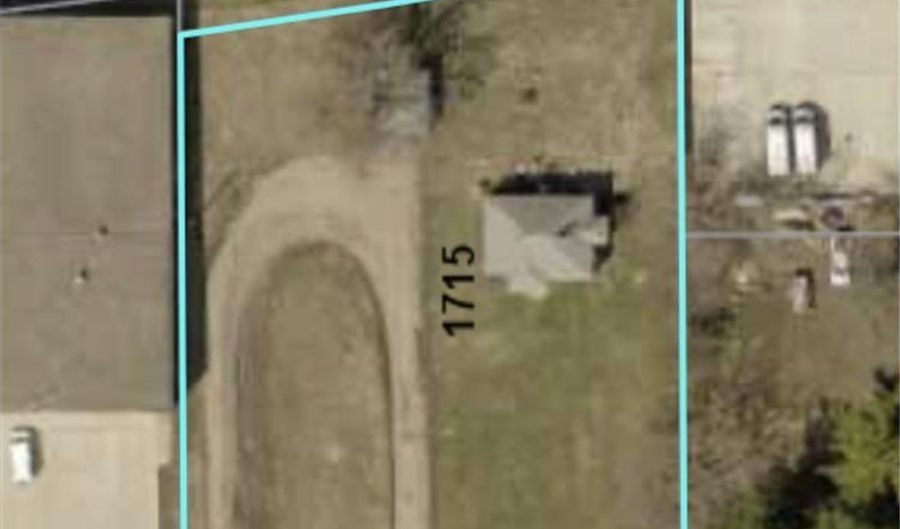 1715 SE Marshall St, Albert Lea, MN 56007 - 3 Beds, 2 Bath