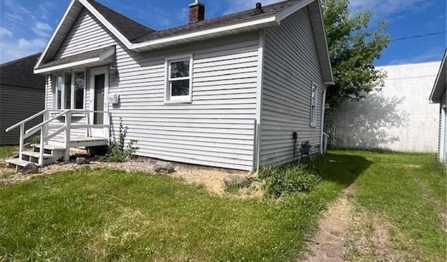 205 Riverside Blvd, Amery, WI 54001 - 2 Beds, 1 Bath