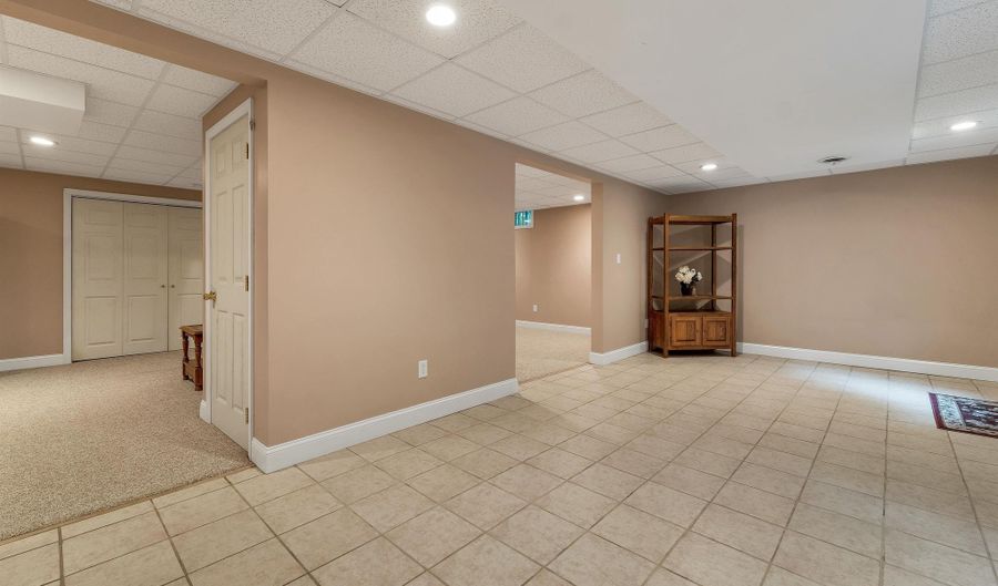 55 Dunlap Dr, Bedford, NH 03110 - 4 Beds, 3 Bath