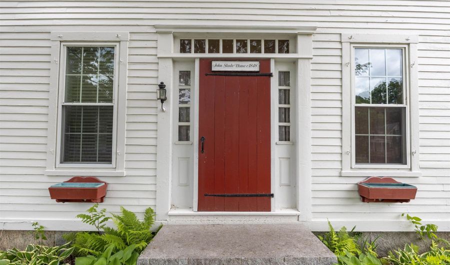 26 Park St, Charlestown, NH 03603 - 4 Beds, 2 Bath