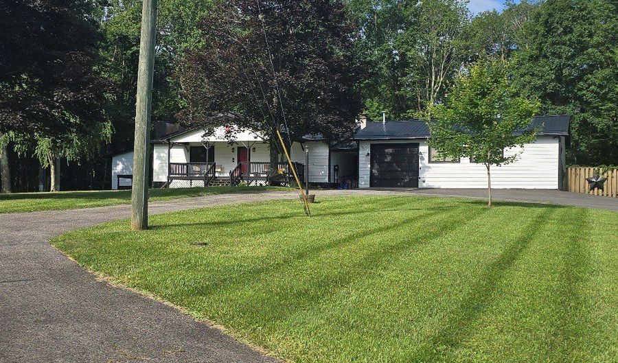 889 Old Grandview Rd, Beaver, WV 25813 - 3 Beds, 3 Bath