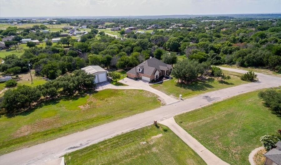 181 Churchill Cir, Weatherford, TX 76085 - 4 Beds, 2 Bath