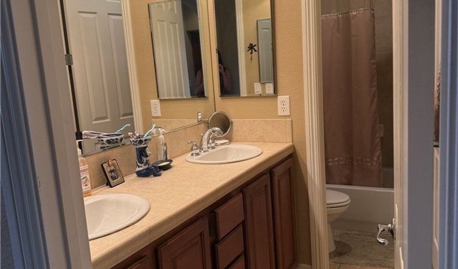 926 Loma Bonita Pl, Las Vegas, NV 89138 - 4 Beds, 4 Bath