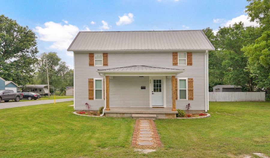 933 S Rinker Ave, Aurora, MO 65605 - 3 Beds, 2 Bath