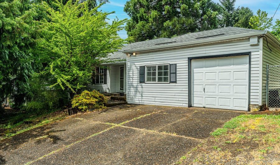 6593 SE THIESSEN Rd, Milwaukie, OR 97267 - 4 Beds, 2 Bath