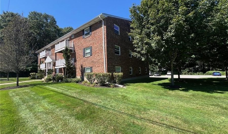 395 Mendon Rd A12, North Smithfield, RI 02896 - 2 Beds, 1 Bath