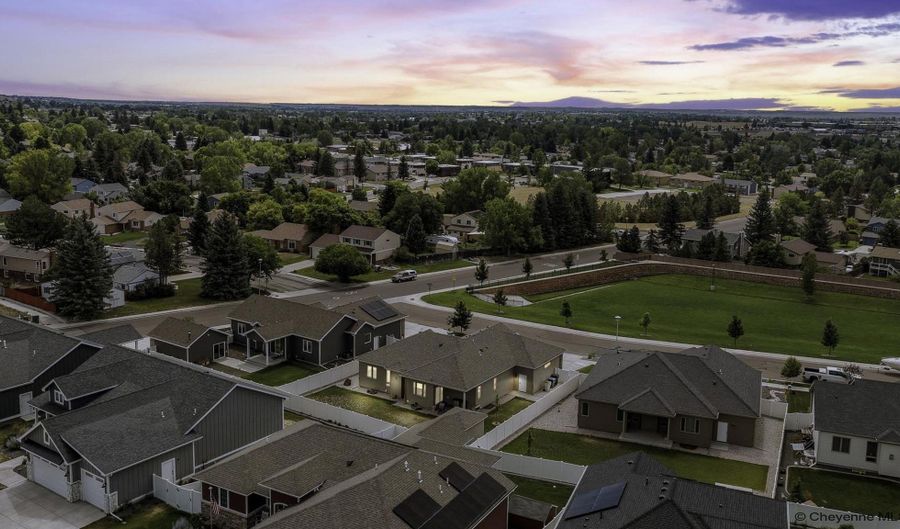 2370 COUNCIL Blf, Cheyenne, WY 82009 - 5 Beds, 4 Bath