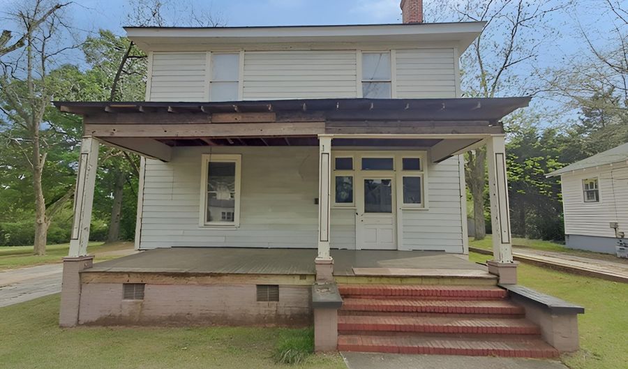 401 Forsyth St, Barnesville, GA 30204 - 6 Beds, 2 Bath