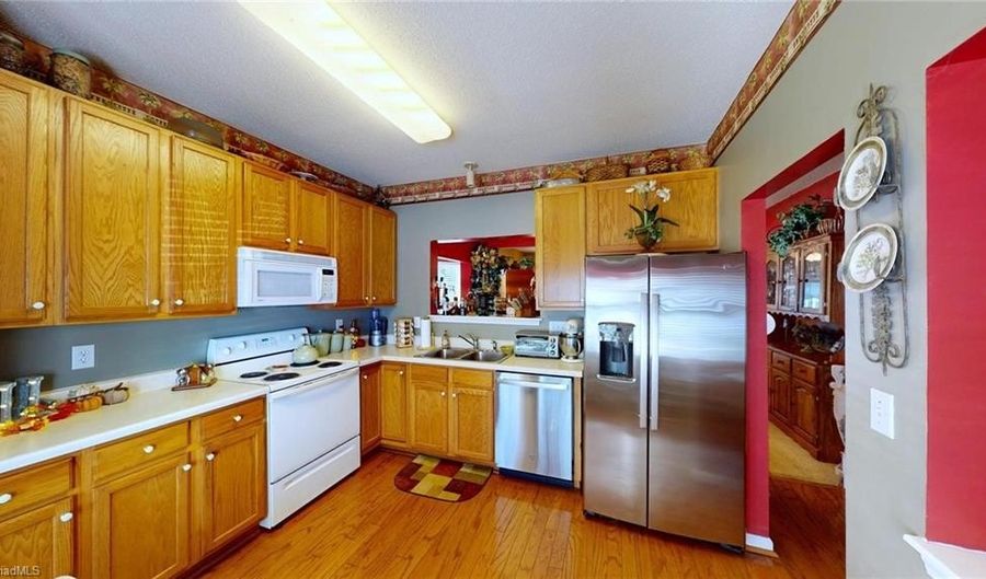 302 Brittany Way, Archdale, NC 27263 - 3 Beds, 3 Bath