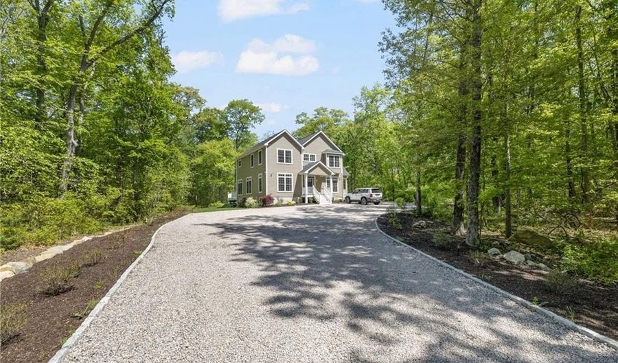 161 Stony Ln, North Kingstown, RI 02852 - 4 Beds, 3 Bath