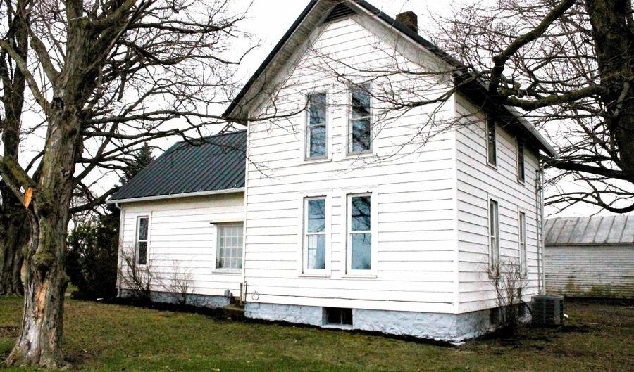 325 W Us Highway 6, Albion, IN 46701 - 3 Beds, 1 Bath
