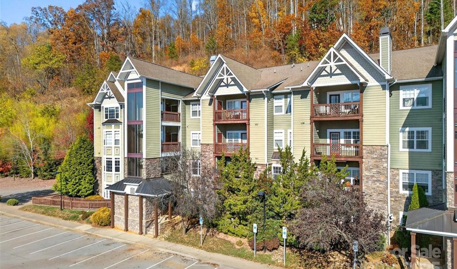 2000 Olde Eastwood Village Blvd 104, Asheville, NC 28803 - 2 Beds, 2 Bath