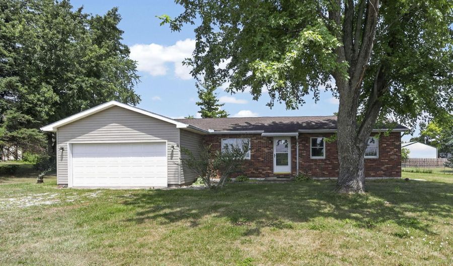 5062 Ashville Rd, Ashville, OH 43103 - 3 Beds, 1 Bath