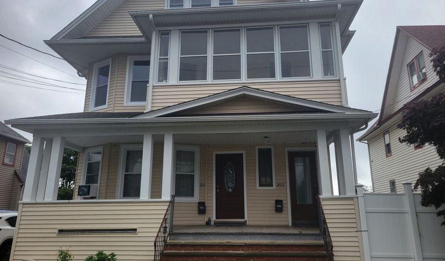 201 Bronx Ave 203, Bridgeport, CT 06606 - 3 Beds, 1 Bath