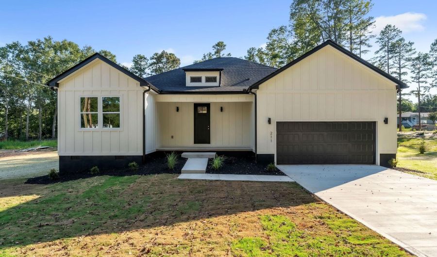 211 Chestnut Dr, Belton, SC 29627 - 3 Beds, 3 Bath