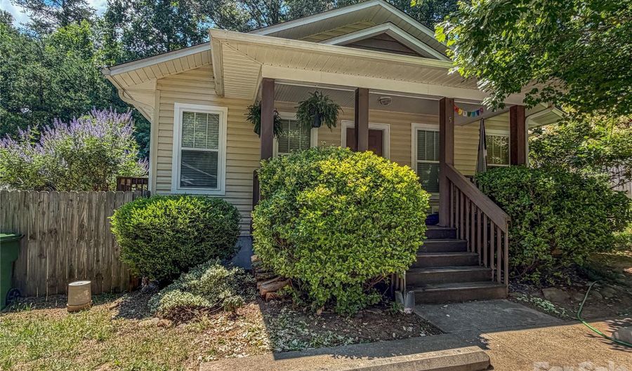 5 Springmill Dr, Asheville, NC 28806 - 3 Beds, 2 Bath