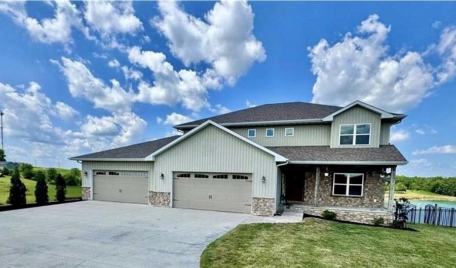9174 207th Ave, Anamosa, IA 52205 - 4 Beds, 5 Bath