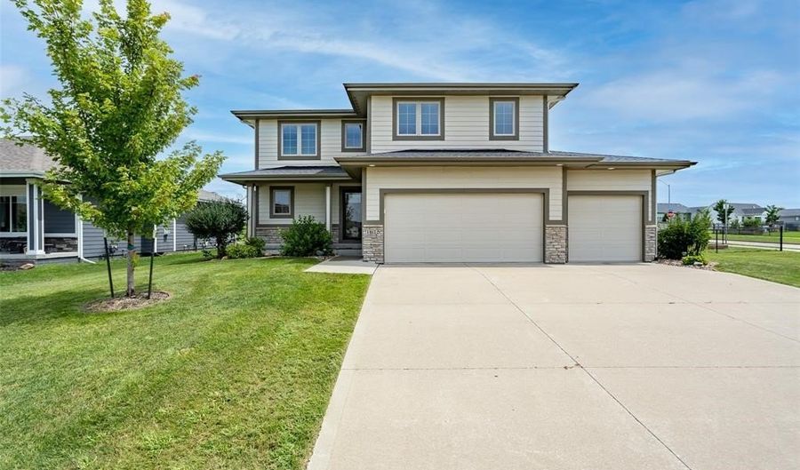 1615 NE Vicksburg Dr, Ankeny, IA 50021 - 4 Beds, 3 Bath
