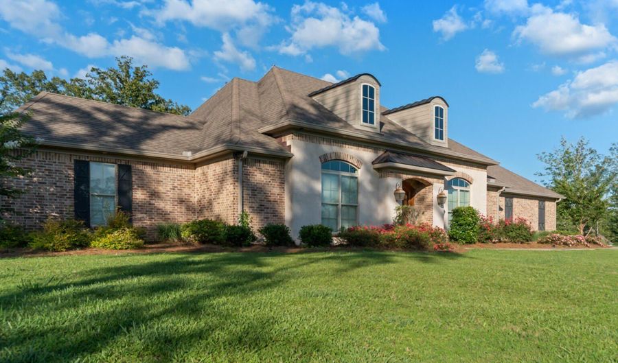 720 Clover Ridge Way, Brandon, MS 39047 - 3 Beds, 5 Bath