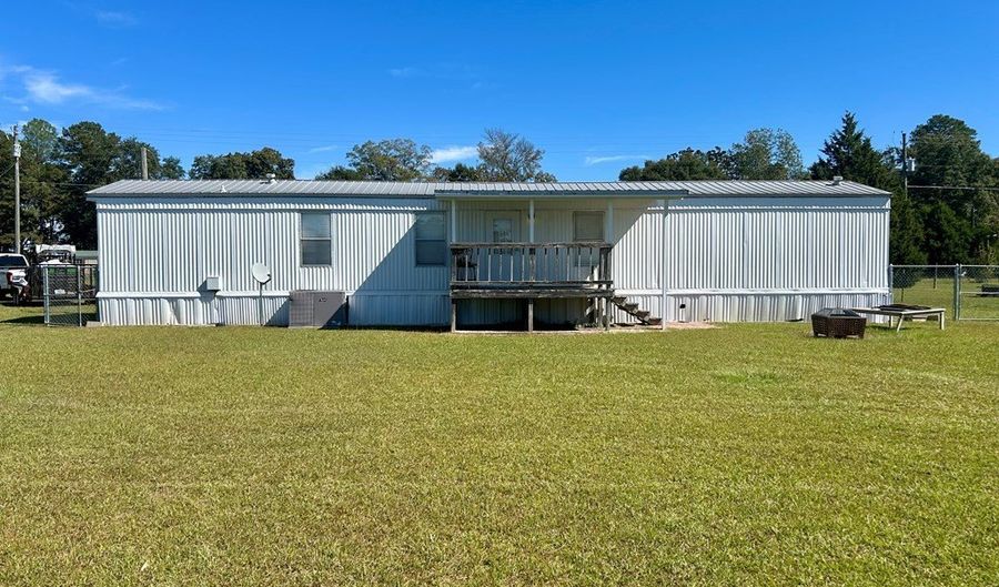 2830 Calhoun Dr, Abbeville, AL 36310 - 2 Beds, 2 Bath