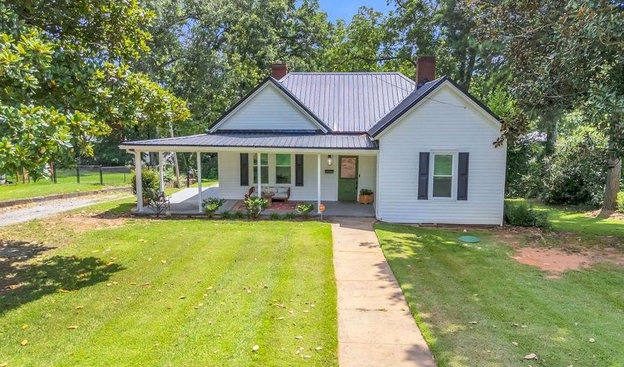 1005 N. Main St, Abbeville, SC 29620 - 3 Beds, 1 Bath