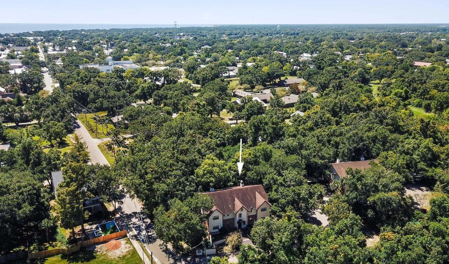530 N 2nd St, Bay St. Louis, MS 39520 - 2 Beds, 2 Bath