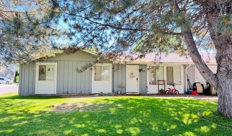696 Lilac St, Blackfoot, ID 83221 - 5 Beds, 2 Bath
