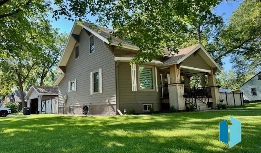 111 S 6Th St, Beresford, SD 57004 - 3 Beds, 3 Bath
