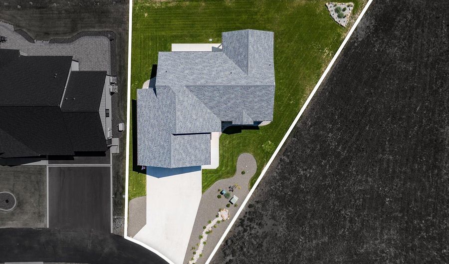 40 Bunker Ln, Blanchard, ID 83804 - 3 Beds, 2 Bath
