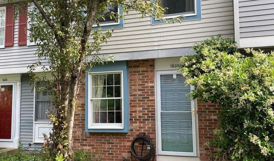 1608 10TH St S, Arlington, VA 22204 - 3 Beds, 2 Bath